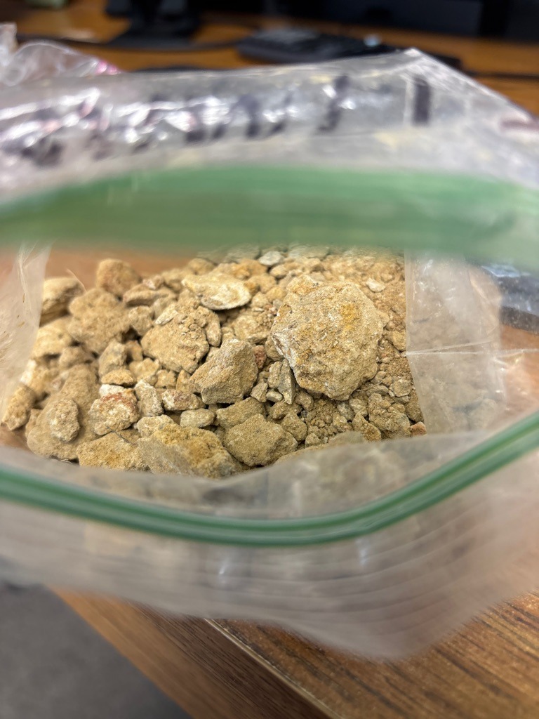 Pale Subsoil Clay-Silt Aggregate